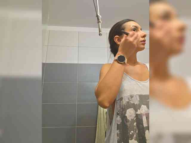 KateLove23 webcam