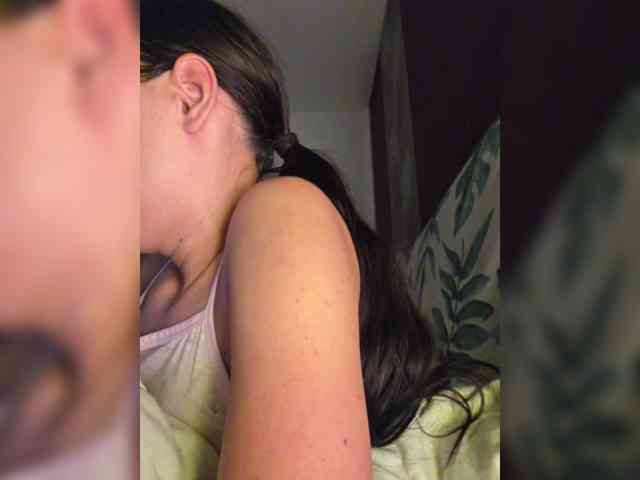 KateLove23 webcam