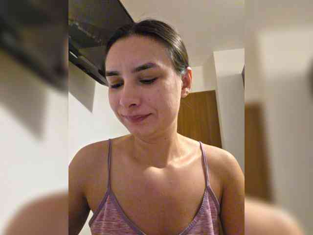 KateLove23 webcam