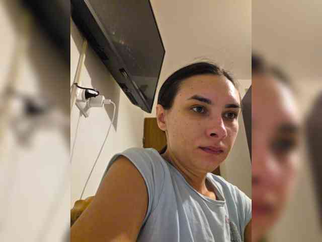 KateLove23 webcam