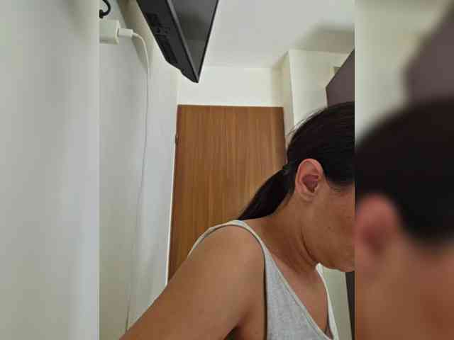 KateLove23 webcam