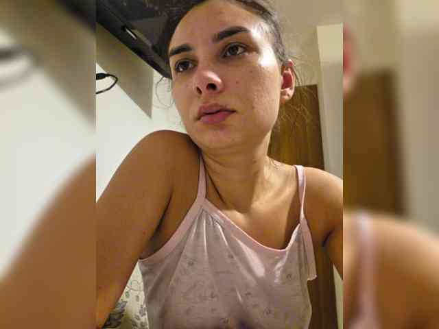 KateLove23 webcam