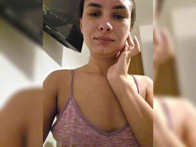 KateLove23 webcam