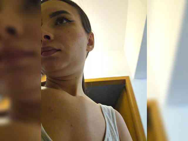 KateLove23 webcam
