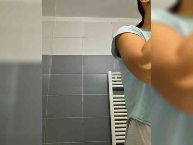 KateLove23 webcam