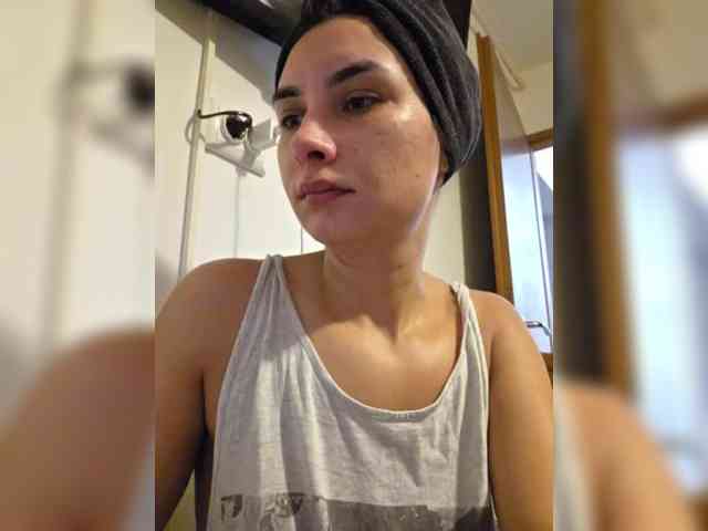 KateLove23 webcam