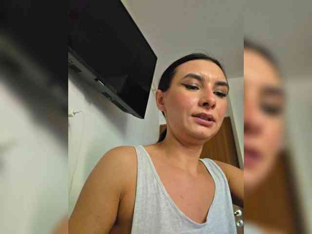 KateLove23 webcam
