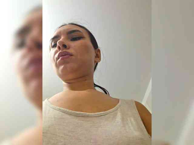 KateLove23 webcam