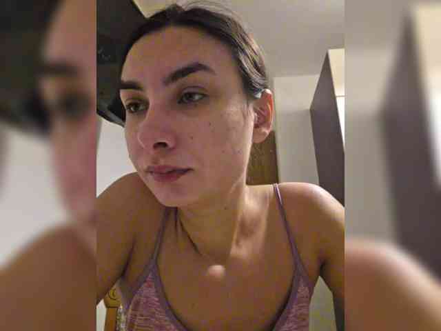 KateLove23 webcam