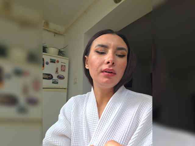 KateLove23 webcam