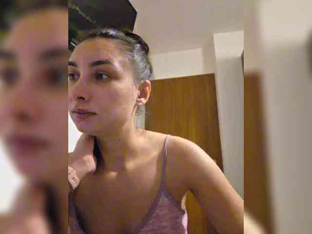 KateLove23 webcam