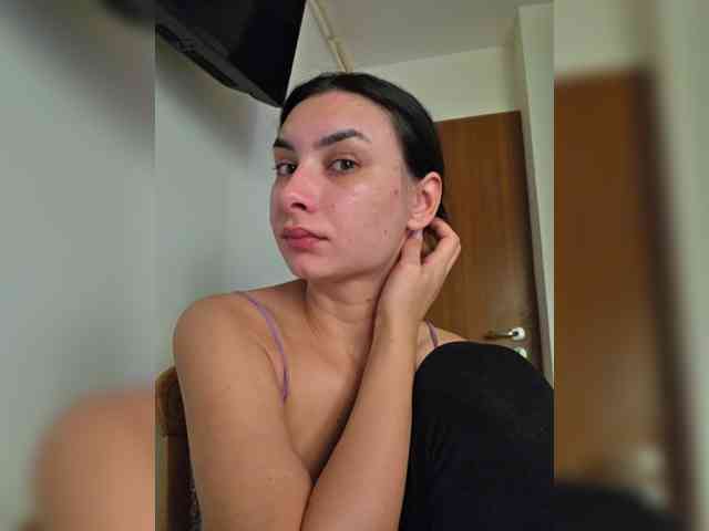 KateLove23 webcam