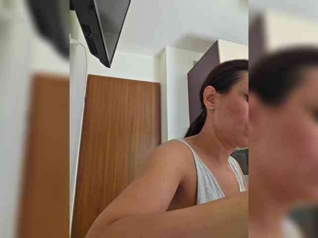 KateLove23 webcam