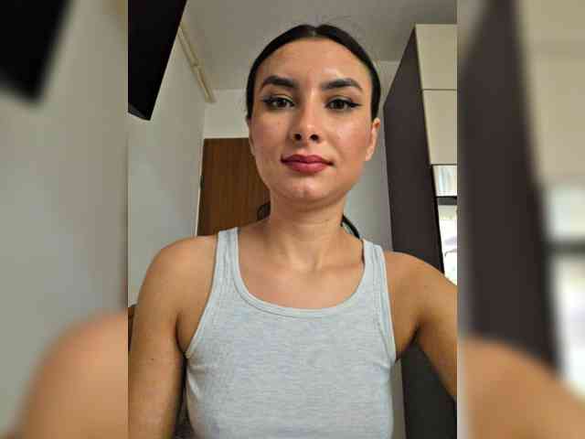 KateLove23 webcam