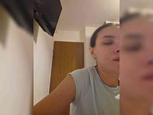 KateLove23 webcam