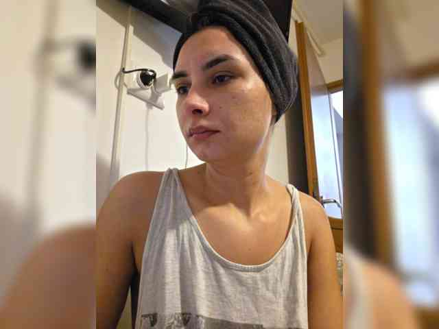 KateLove23 webcam