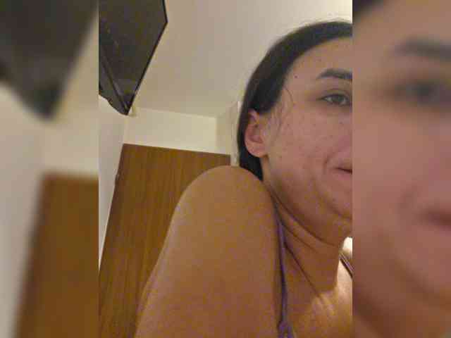 KateLove23 webcam