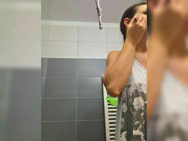 KateLove23 webcam