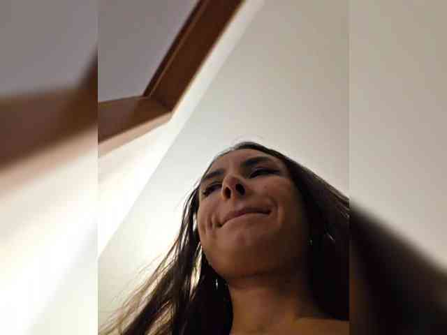 KateLove23 webcam
