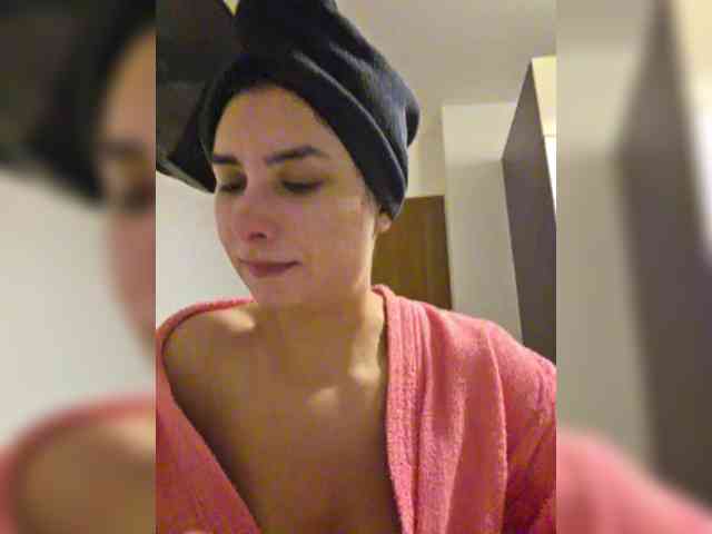 KateLove23 webcam