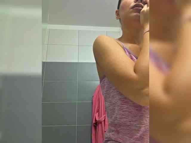 KateLove23 webcam