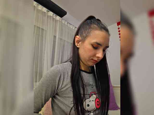 KateLove23 webcam