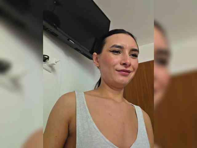 KateLove23 webcam