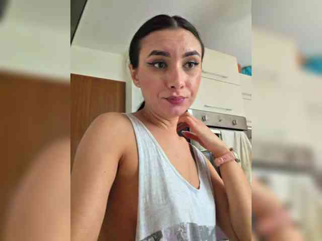 KateLove23 webcam