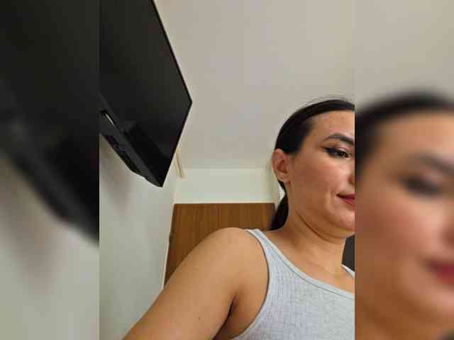 KateLove23 webcam
