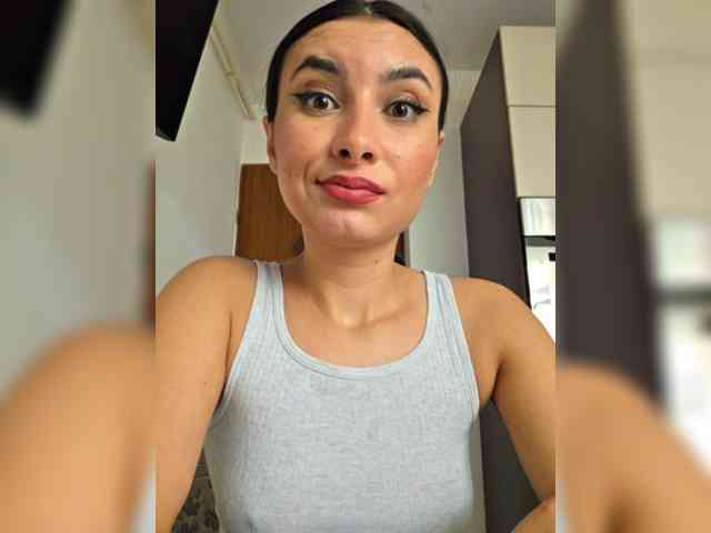 KateLove23 webcam