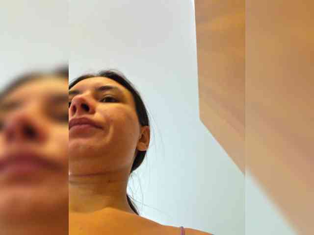 KateLove23 webcam