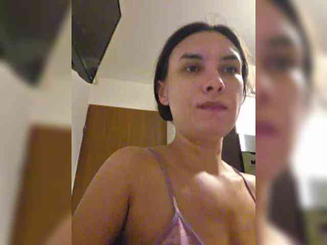 KateLove23 webcam