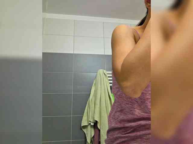 KateLove23 webcam