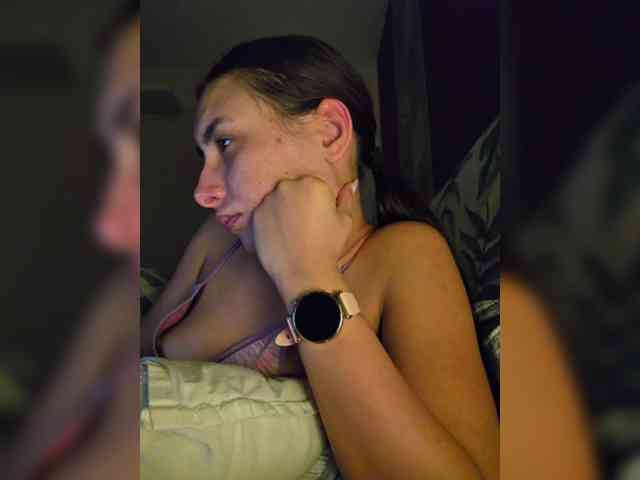 KateLove23 webcam