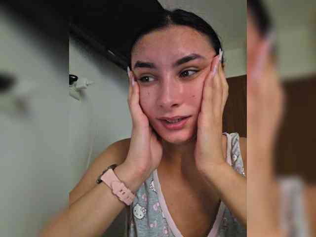 KateLove23 webcam