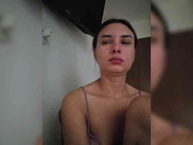 KateLove23 webcam