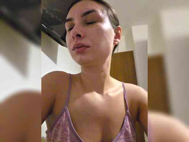 KateLove23 webcam