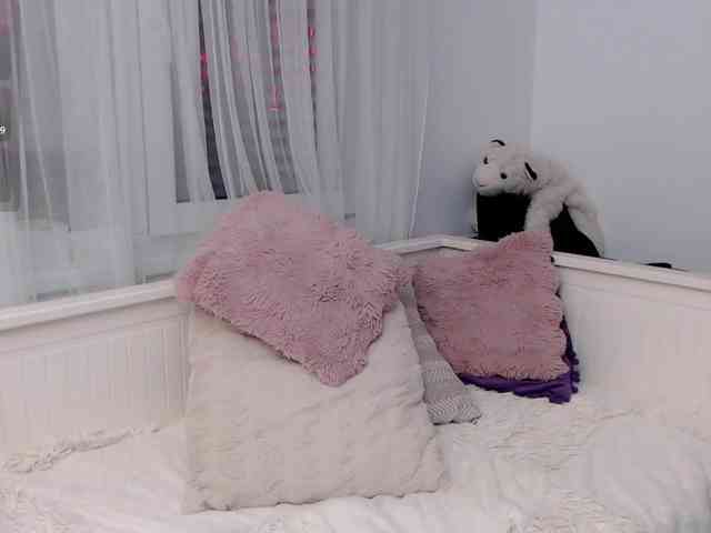 KateLove23 webcam