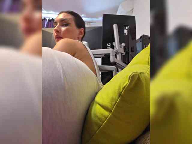KateLove23 webcam
