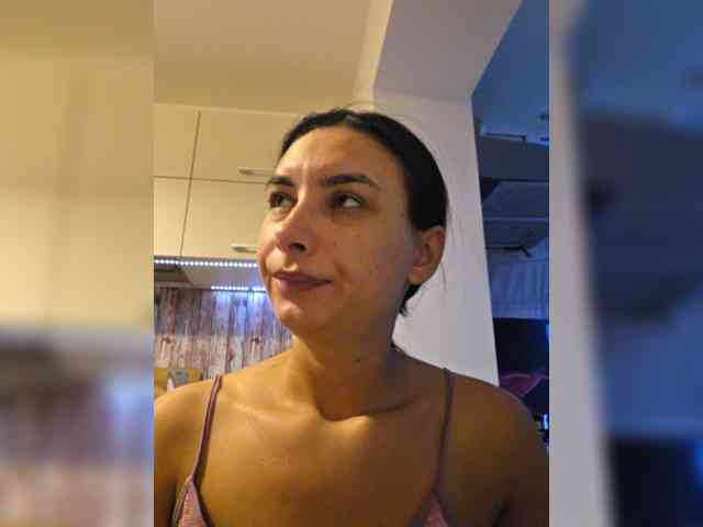 KateLove23 webcam