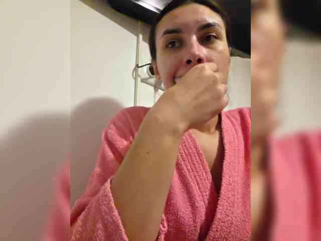 KateLove23 webcam