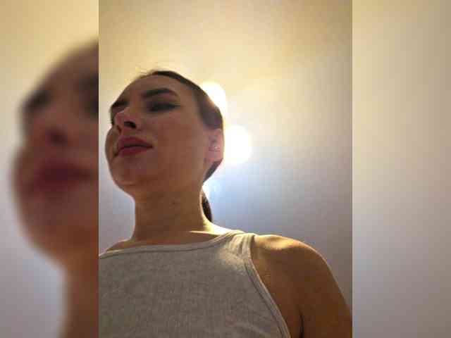 KateLove23 webcam