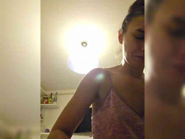 KateLove23 webcam