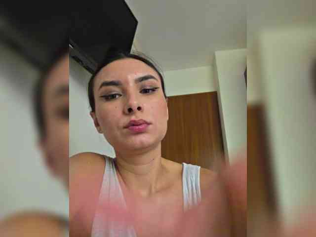KateLove23 webcam