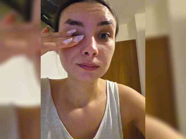 KateLove23 webcam