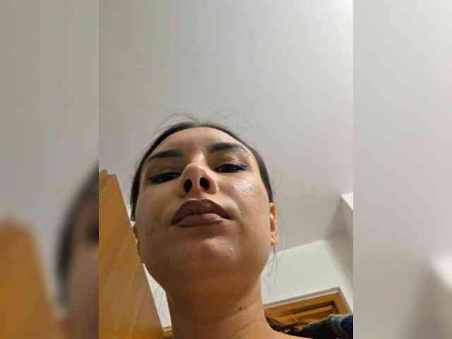 KateLove23 webcam