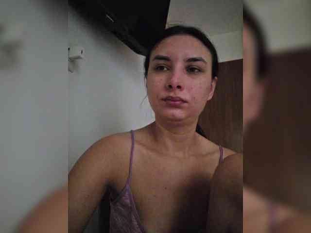 KateLove23 webcam