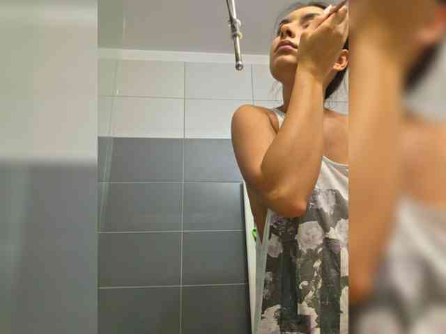 KateLove23 webcam