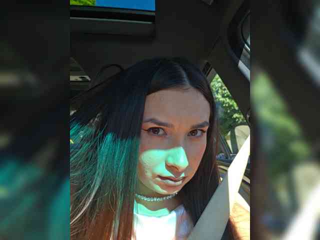 KateLove23 webcam