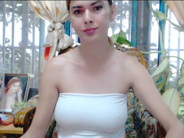 HotBeautyQuen live cam preview